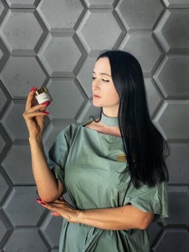 Hybrydowy manicure w Krakowie